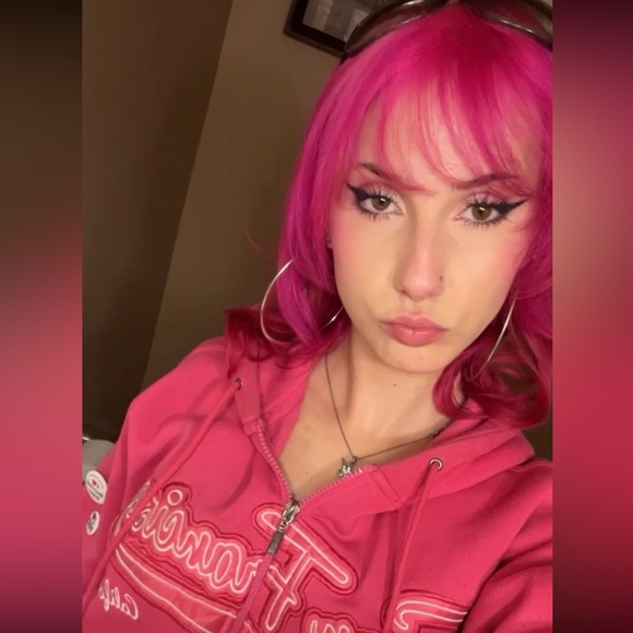 Meet your Posher, Madi - Picture 2 of 2